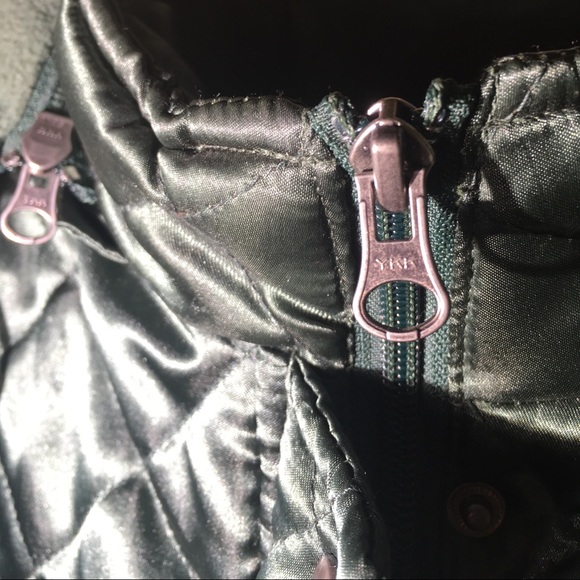 WOMANS 3xl OREGON DUCKS DIAMOND PUFFER WITH HOOD - Picture 8 of 8